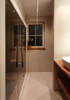 Maatwerk wastafel in badkamer