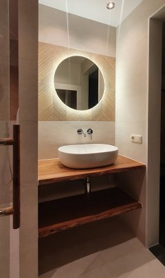 Maatwerk wastafel in badkamer