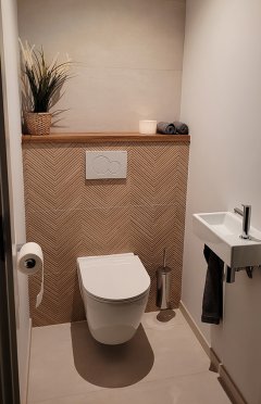 zwevend toilet nieuwe badkamer renovatie